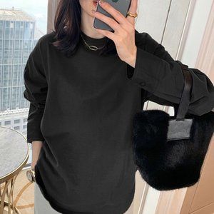Long -sleeved T -shirt